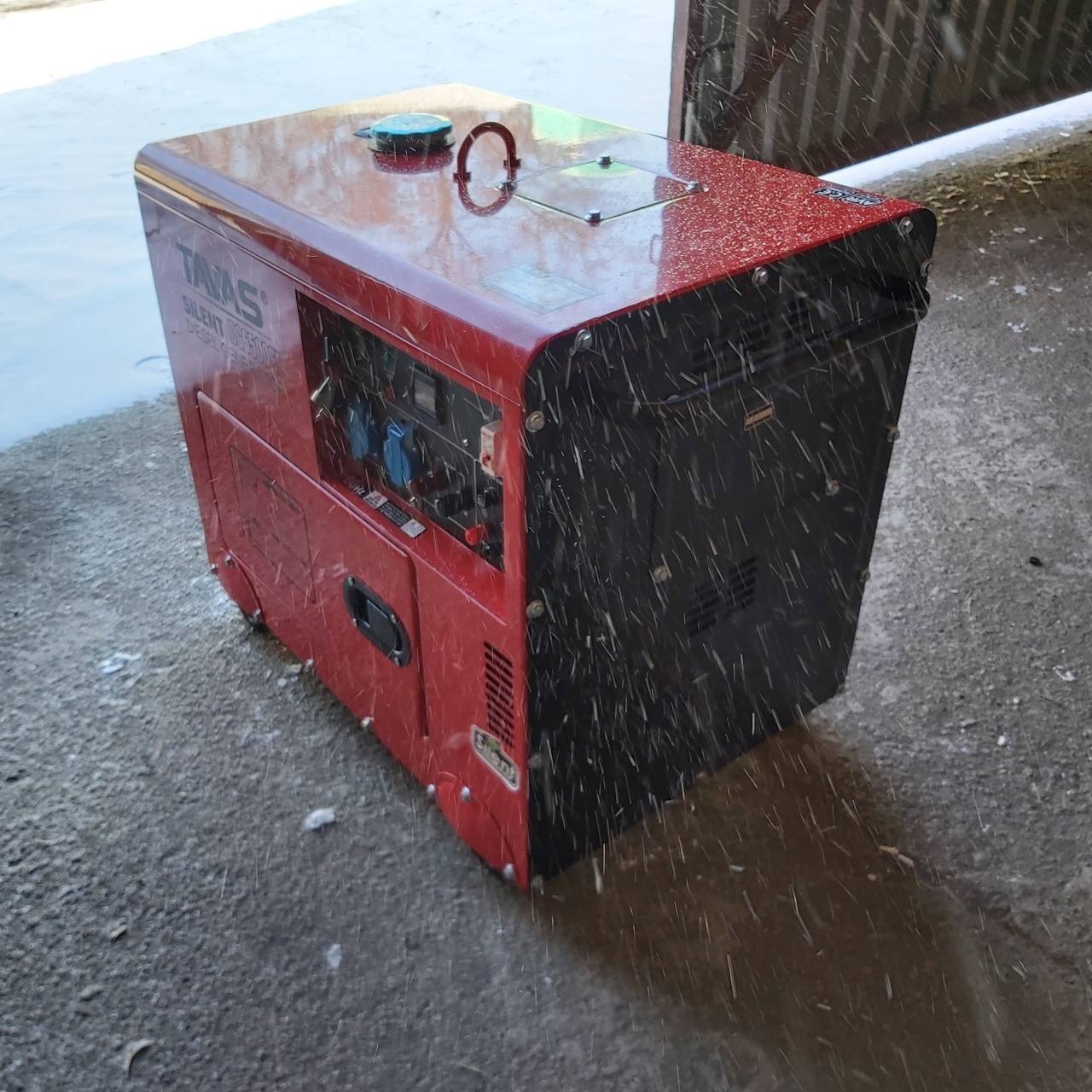 Дизельний генератор TAVAS DG6500SE 5кВт з повітряним охолодженням