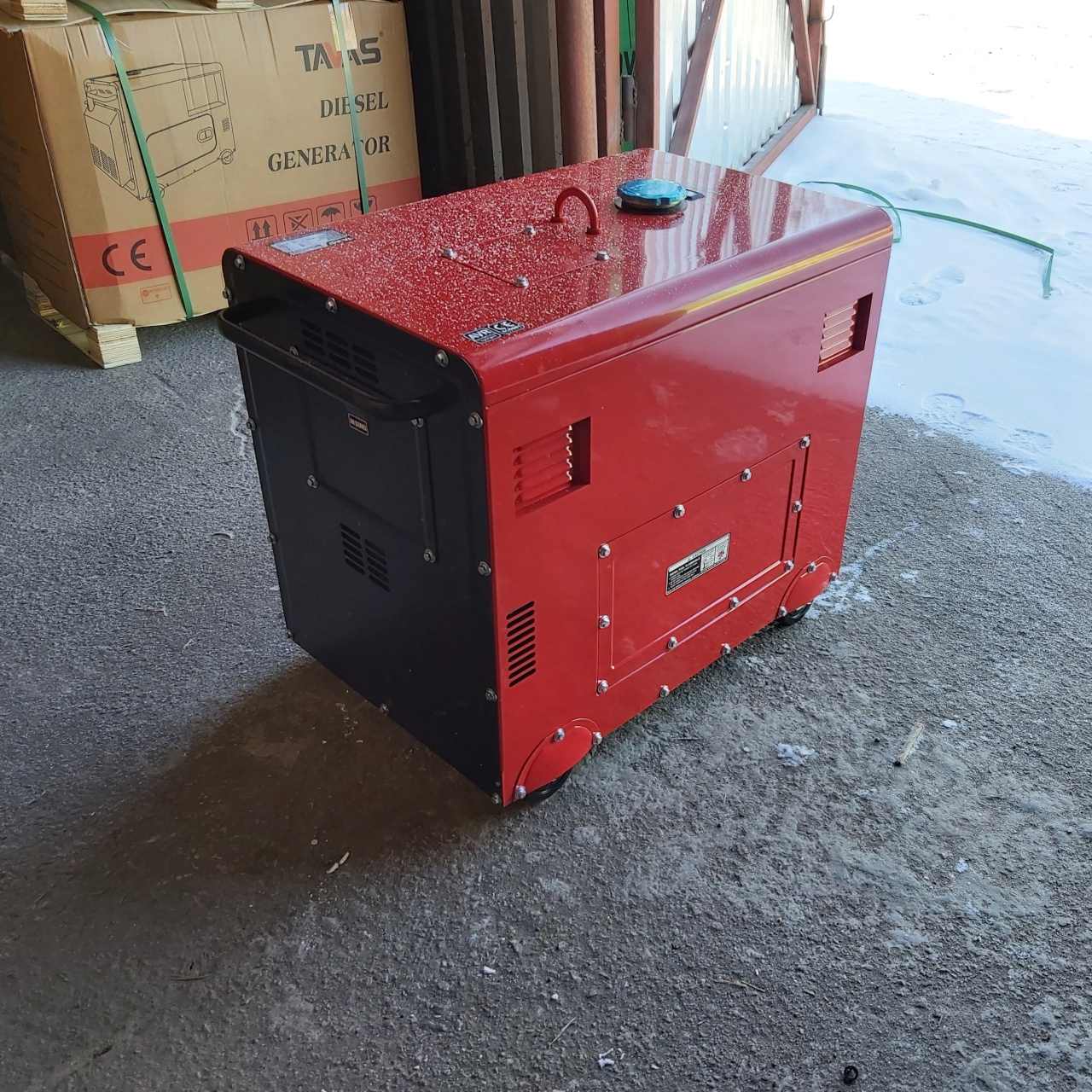 Дизельний генератор TAVAS DG6500SE 5кВт з повітряним охолодженням