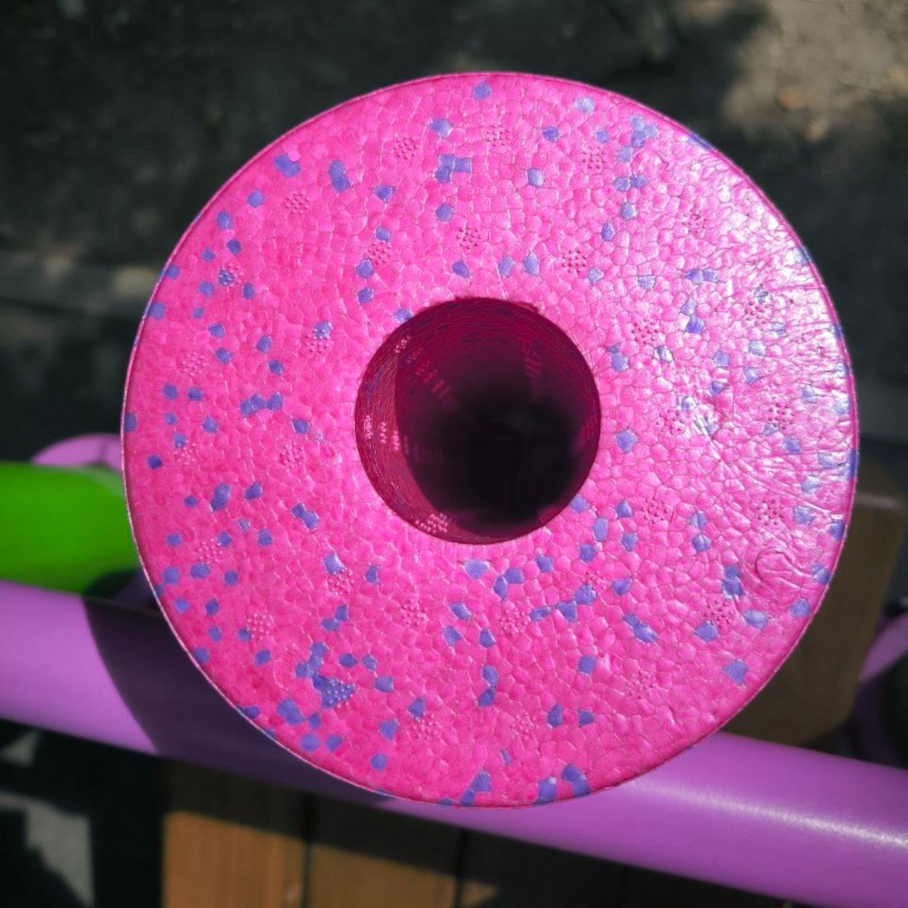 Масажний валик 29 см РОЖЕВИЙ із вкрапленнями FPHD-31