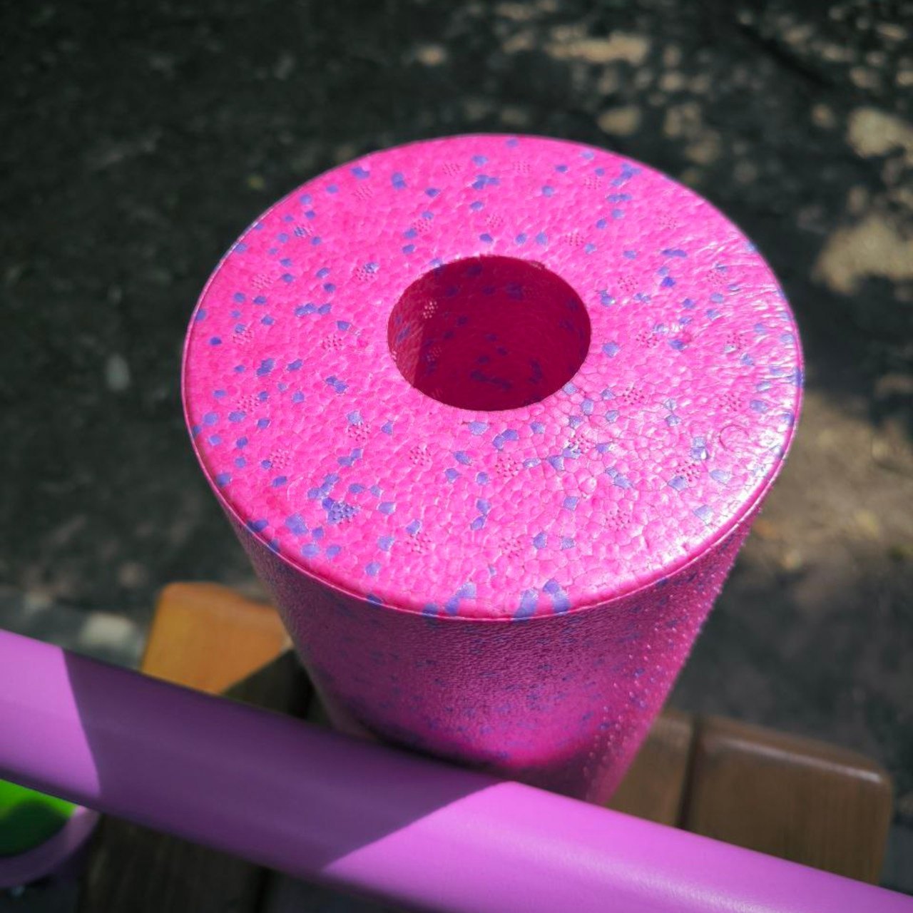 Масажний валик 29 см РОЖЕВИЙ із вкрапленнями FPHD-31