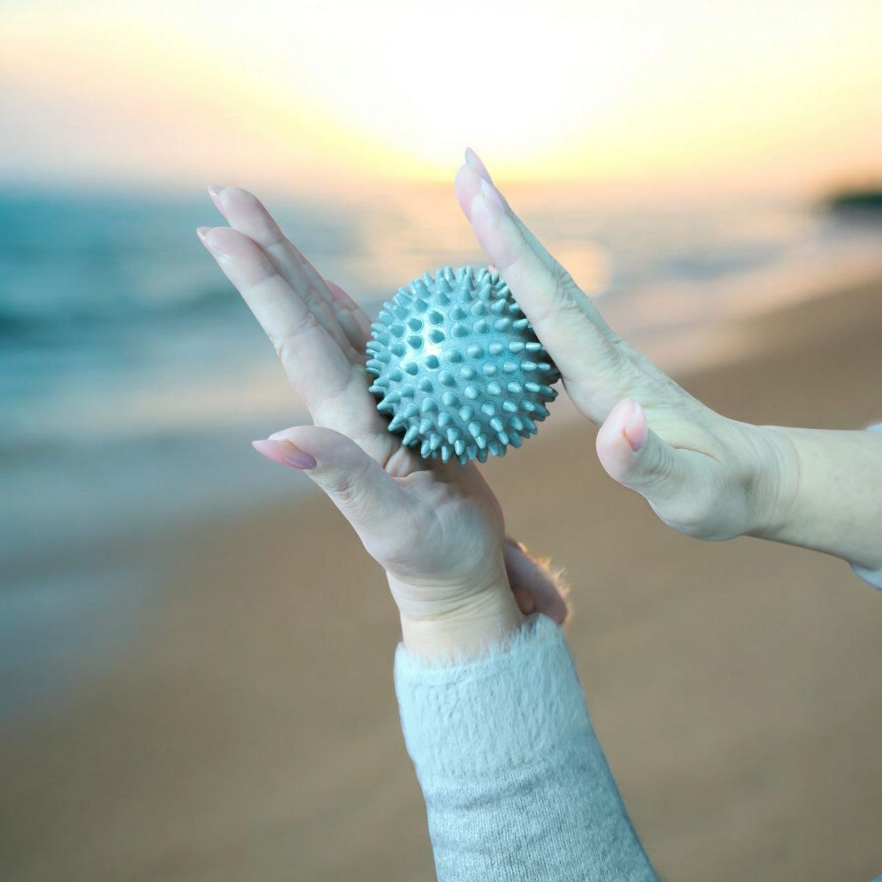 М'яч масажний «Голочки» M75-К сірий