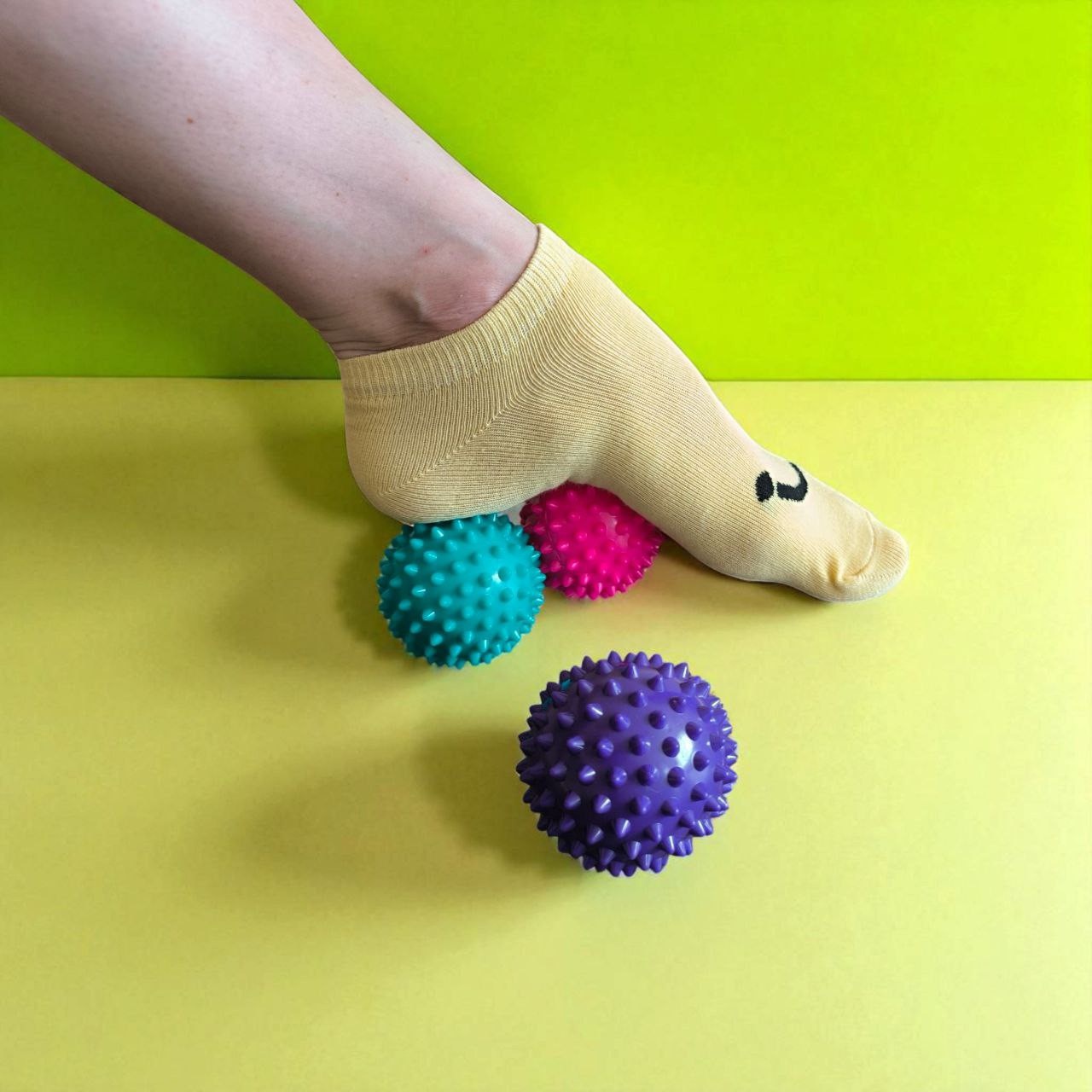 М'яч масажний «Голочки» S45-Purple фіолетовий