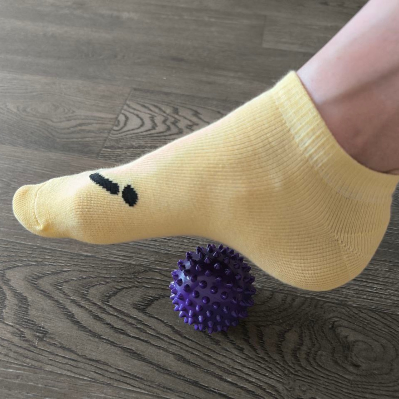 М'яч масажний «Голочки» S45-Purple фіолетовий