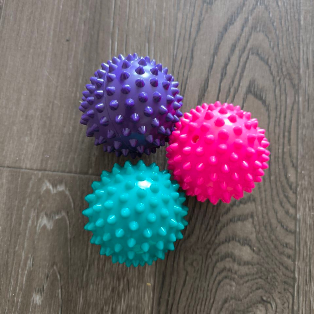 М'яч масажний «Голочки» S45-rose red рожевий