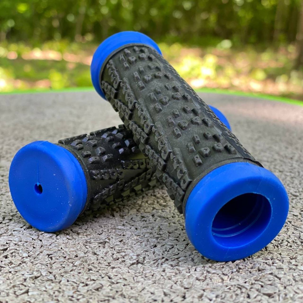 Гріпси ребристі жорсткі з синіми гріпстопами LUS1-blue