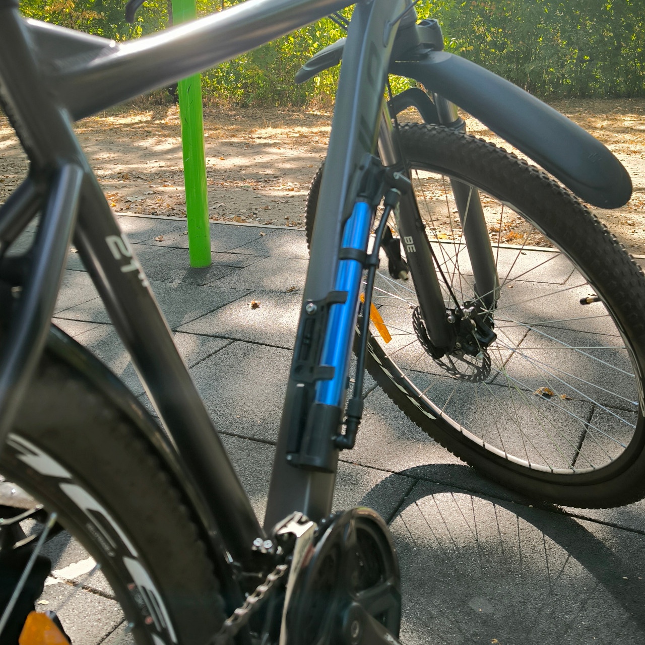 Насос ручний для камер синій 330-С