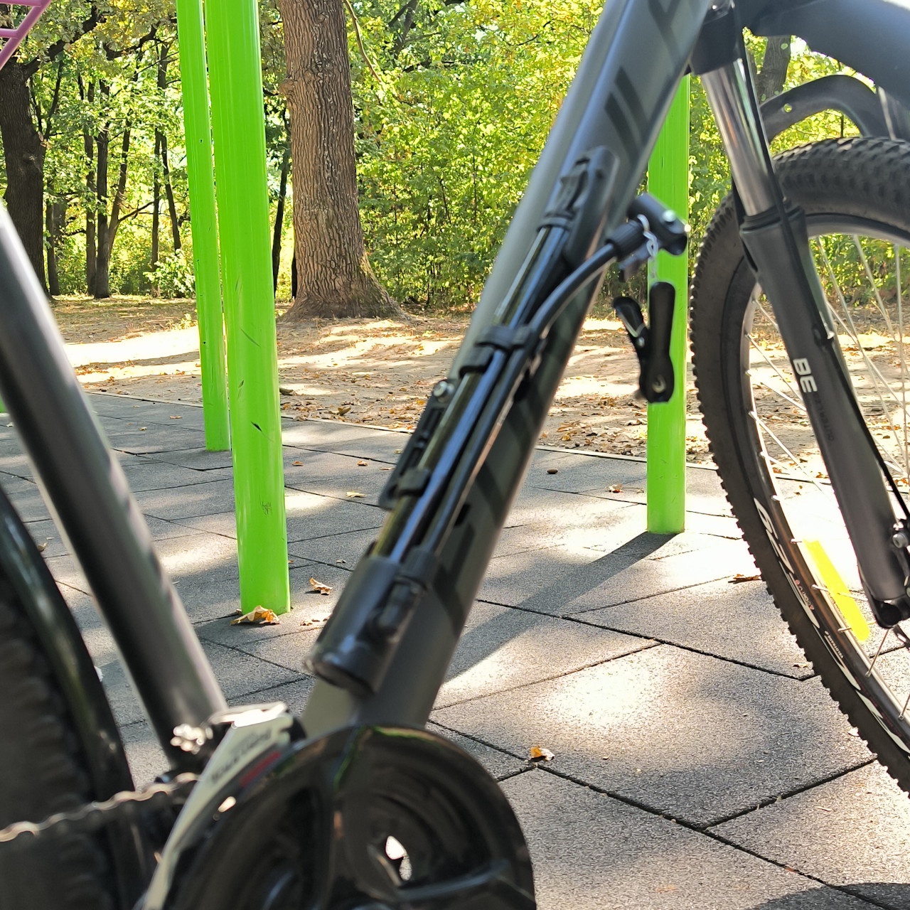 Насос ручний для камер чорний 330-Ч