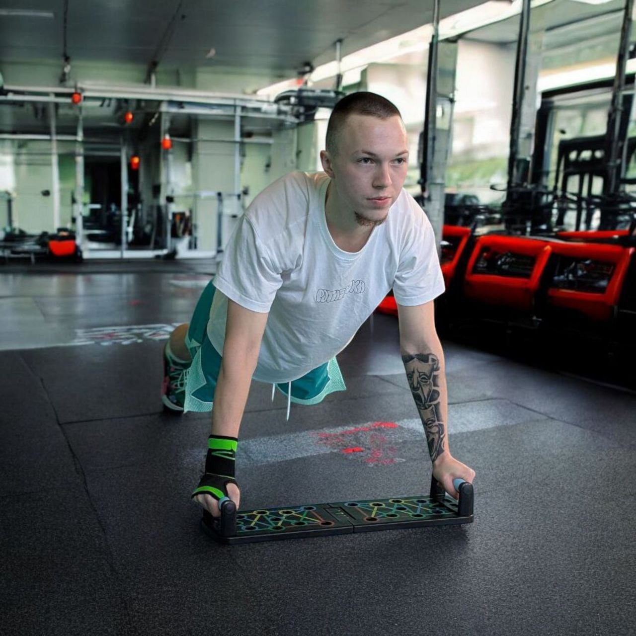 Упори для віджимань на дошці з роміткою для хвату та гачками для еспандерів FW-18G