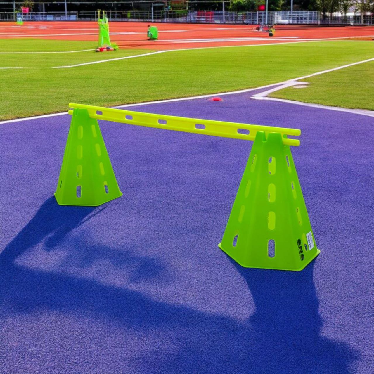 Фішка-піраміда з отворами 31 см салатова O-992-6