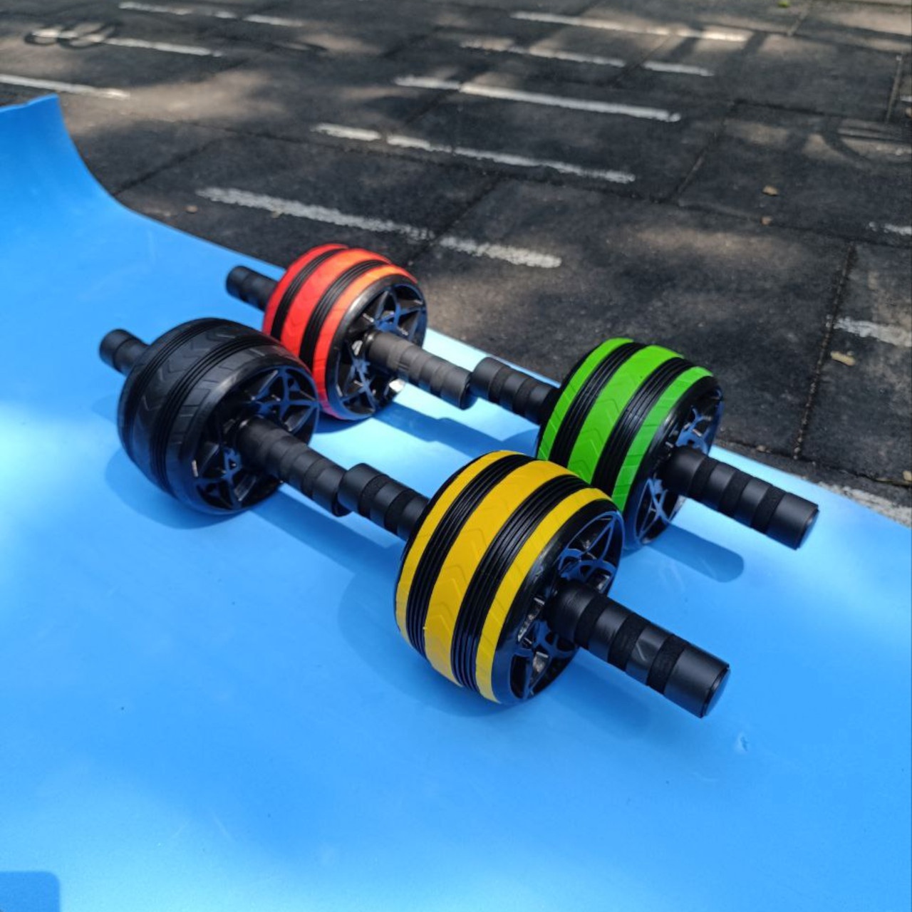 Ролик для преса одноколесний чорно-зелений з килимком PO-1613-green