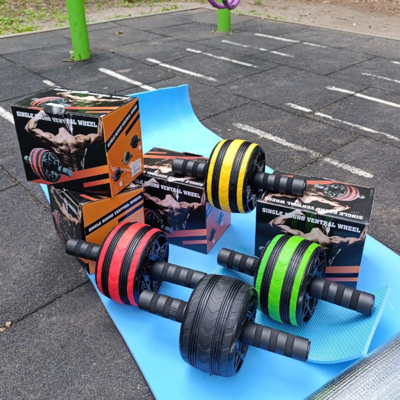 Ролик для преса одноколесний чорно-червоний з килимком PO-1613-red