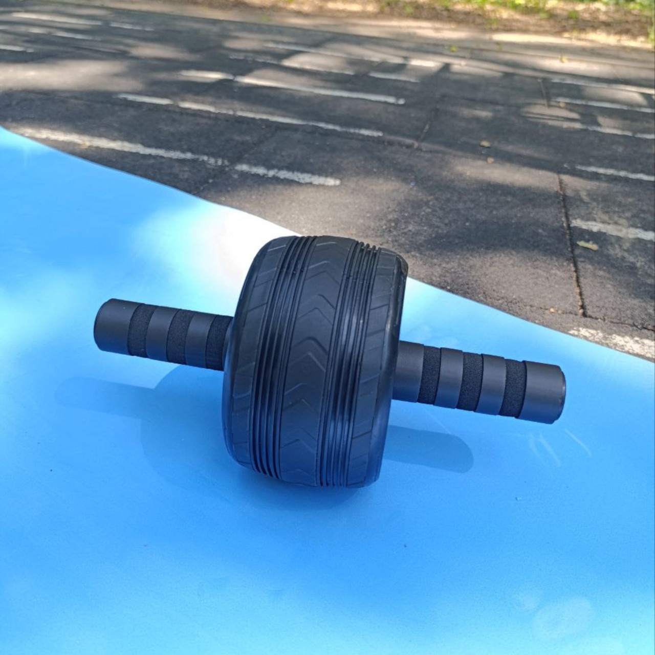 Ролик для преса одноколесний чорний з килимком PO-1613-Black